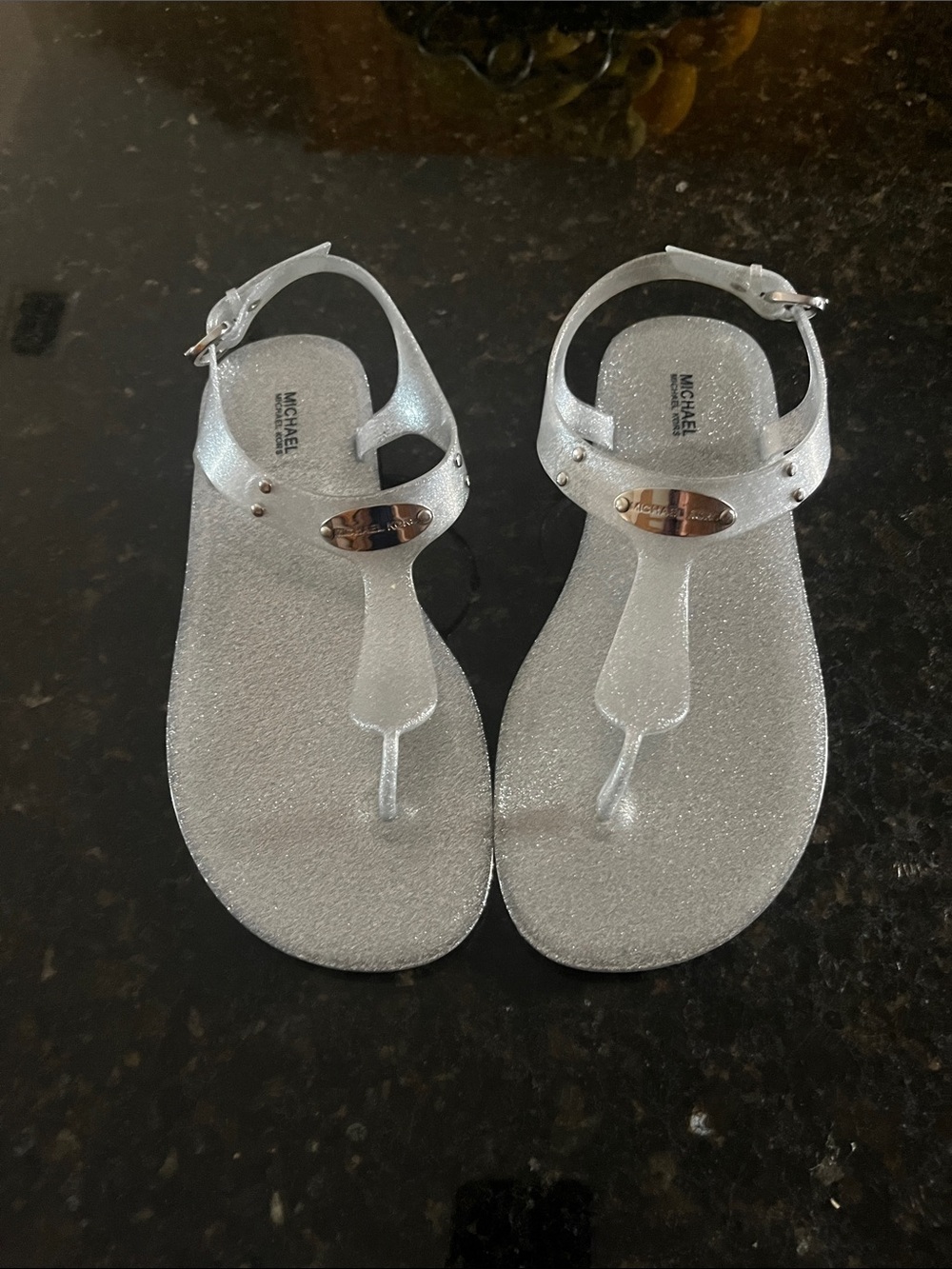 MICHAEL Michael Kors Girls' Glitter Silver T-Strap Jelly Sandals
